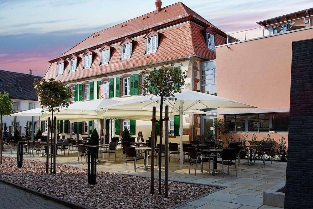 Einzelzimmer, Dusche oder Bad, Wc - Schlosshotel Bergzaberner Hof in Bad Bergzabern, Südliche Weinstraße