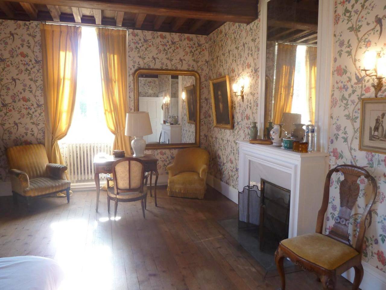 Double Room with Shower in Salbris, Sologne