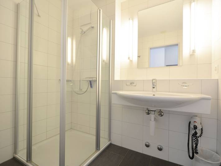 Ferienwohnung für 8 Personen, mit Garten und Ausblick in Graubünden - 4