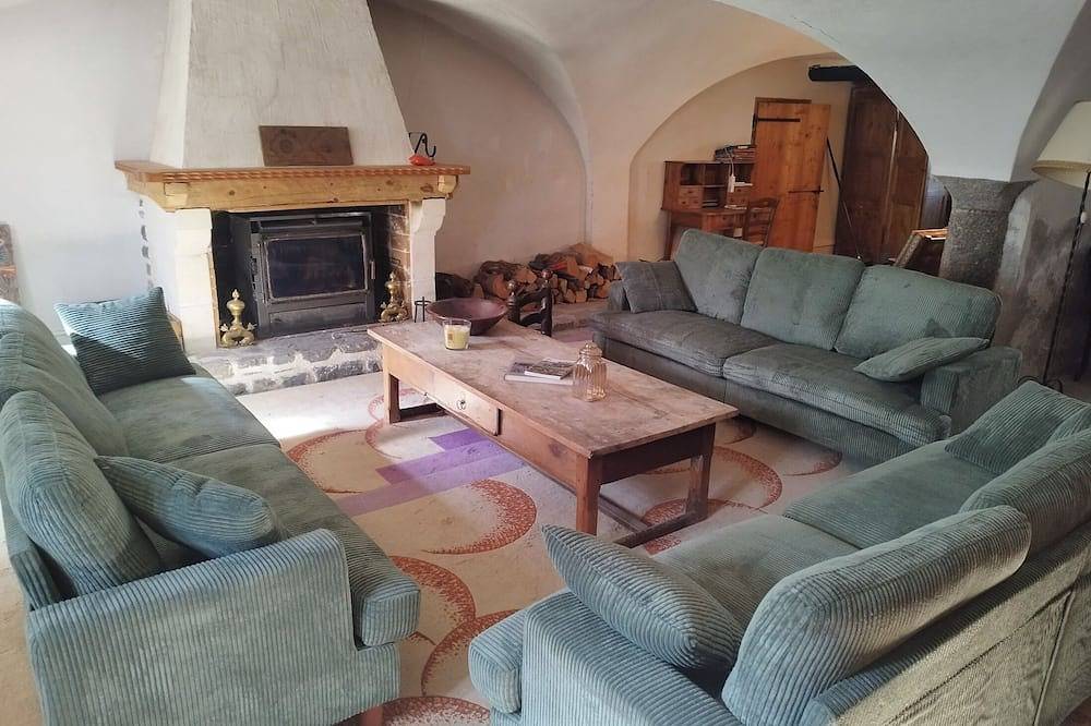 La Grande Maison Du Queiras - in the heart of Ville-vieille *Special group offer in Château-Ville-Vieille, Queyras