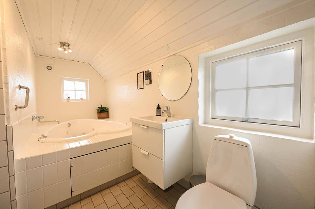 Helles Haus mit Sauna und Whirlpool – Hund erlaubt! in Ulfborg, Holstebro und Umgebung