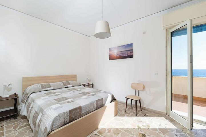 Appartement entier, Avec terrasse - vue sur le mer et l'Etna in Stazzo, Acireale