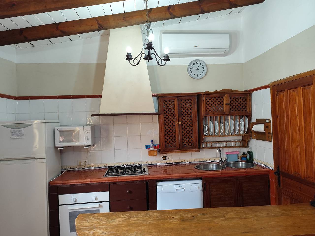 Casa En Montañas Tranquilas Con Piscina, Terraza, Jardín Y Wi-Fi in El Borge, Costa del Sol