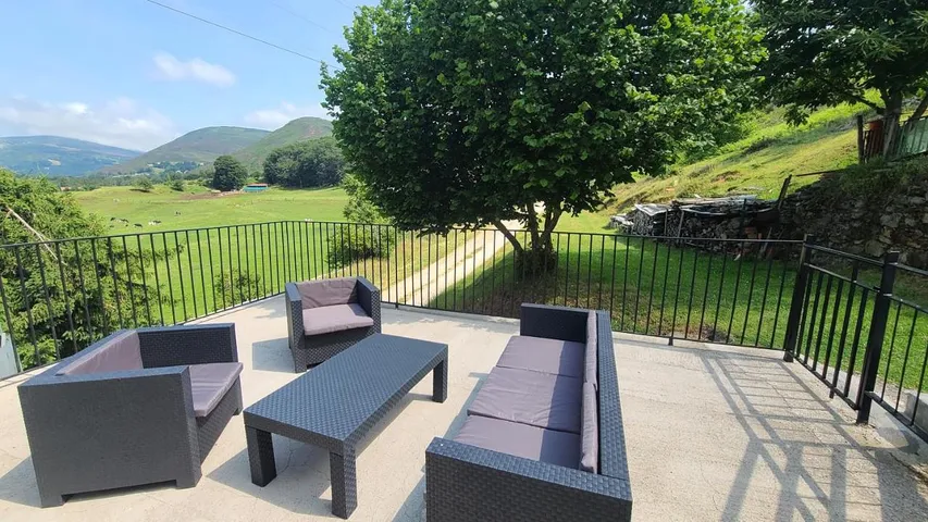 Apartamento de vacaciones para 8 personas, con jardín y vistas - 1