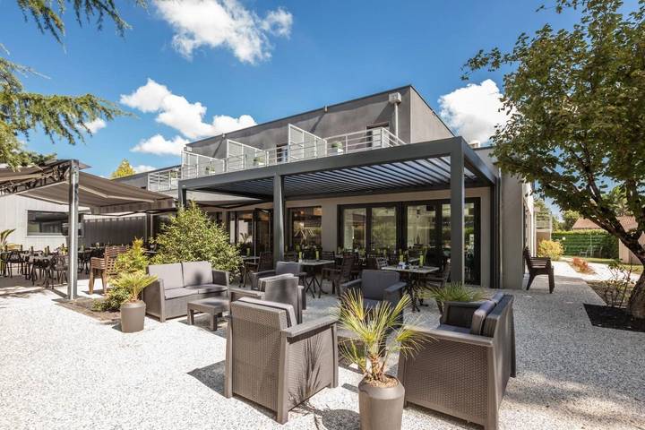 Hôtel pour 2 personnes, avec Jacuzzi et Terrasse ainsi que Jardin et Sauna à Gradignan