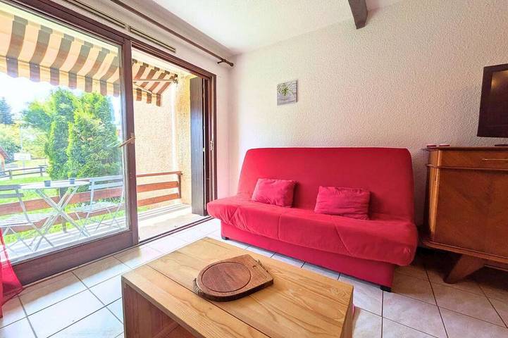 Ganze Wohnung, Gut ausgestattetes Apartment für 6 Personen im Zentrum mit Balkon, Parkplatz und Hunde erlaubt in Saint-Michel-de-Chaillol, Nationalpark Écrins