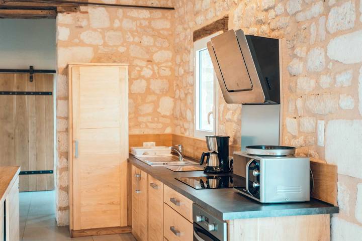 Gîte pour 8 personnes, avec terrasse ainsi que piscine et jardin dans le Tarn - 4