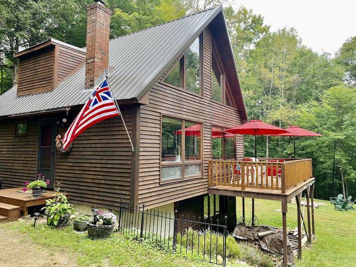 Vacation rental for 7 people, with yard and terrace in Bartlett