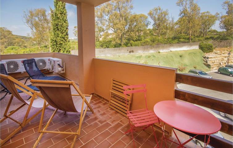 Ganze Ferienwohnung, 400m Strand Apartment mit AC, Pool & Parkplatz in Bahia de Casares, Casares