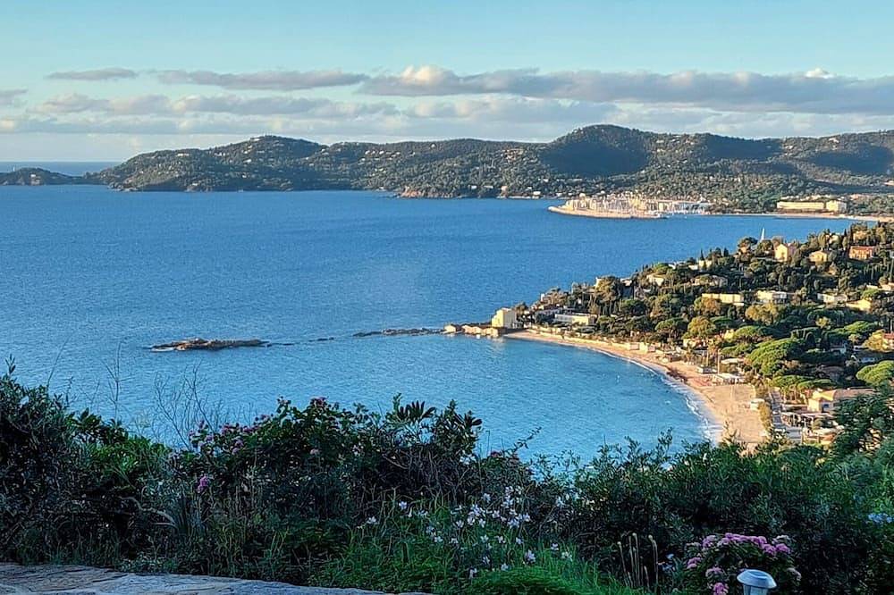 Villa with breathtaking view of the Golden Isles in Le Lavandou, Parc national Port-Cros