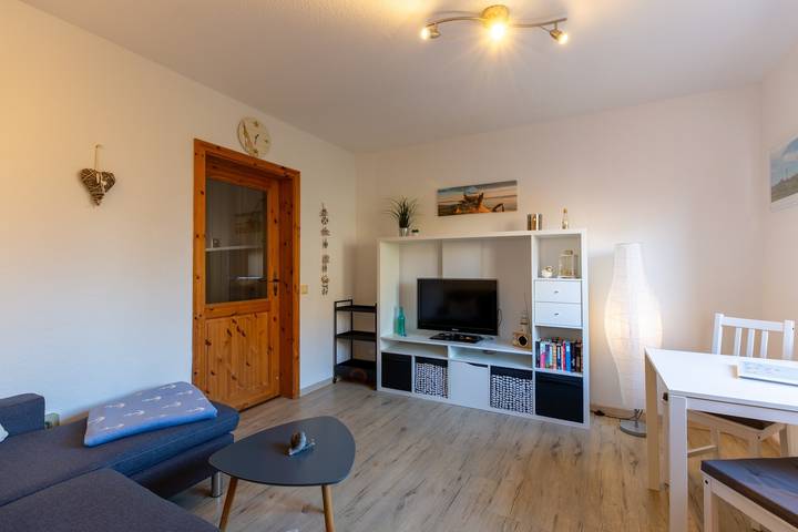 Entire apartment, Apartment 'Fewo Seestern' with Shared Garden and Wi-Fi in Nordfriesische Inseln, Pellworm