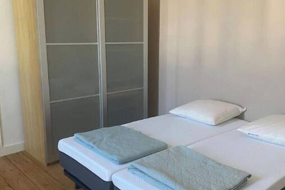 Maison chaleureuse avec parking gratuit à 50 m in Cognac, Charente