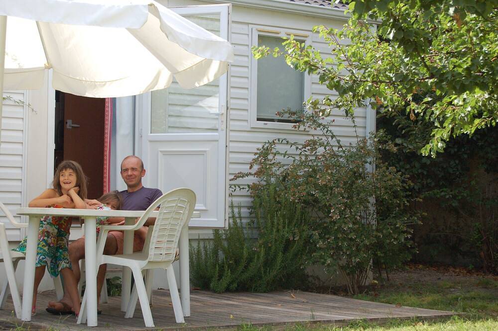 Chalet Domainedelasavoye Jardin Piscine 9 mn Plage in Vendres, Côte méditerranéenne (France)