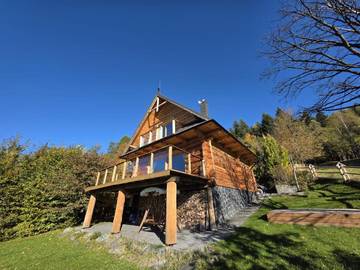 Location de vacances pour 6 personnes, avec terrasse ainsi que jardin et vue, animaux acceptés à Stryszawa