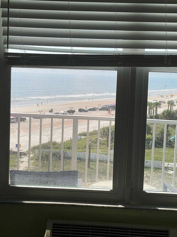 Ganze Wohnung, Daytona Escape with Ocean View Balcony, Tiki Bar and Heated pool in Daytona Beach, Florida