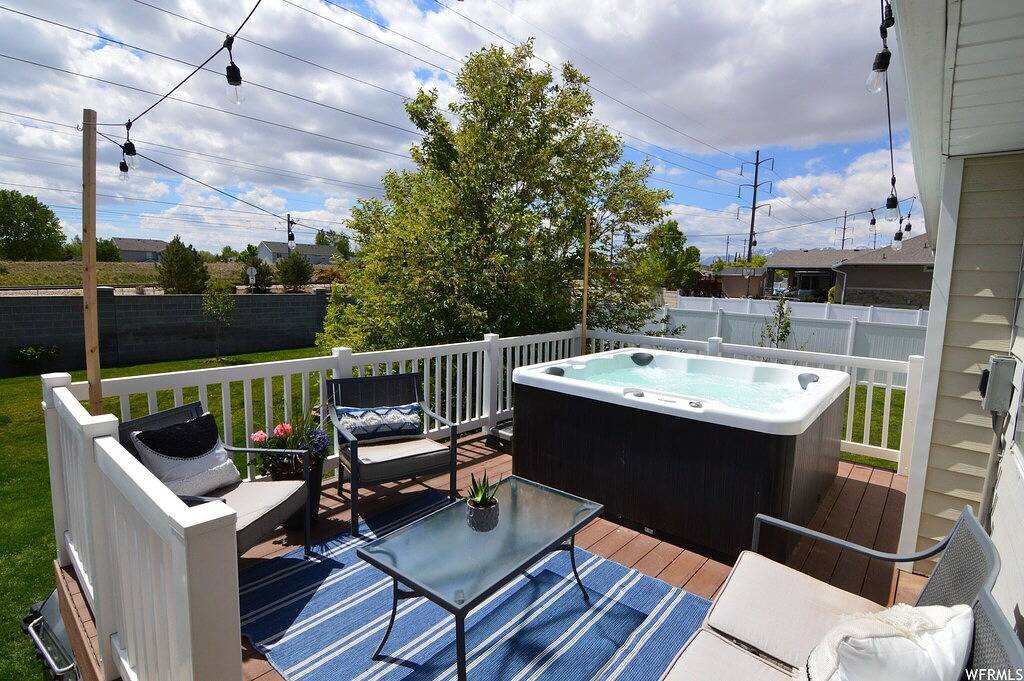 Amazing 3 Bedrooms / 2 Bathrooms home with Private Hot Tub!!! in West Jordan, Salt Lake County (UT)