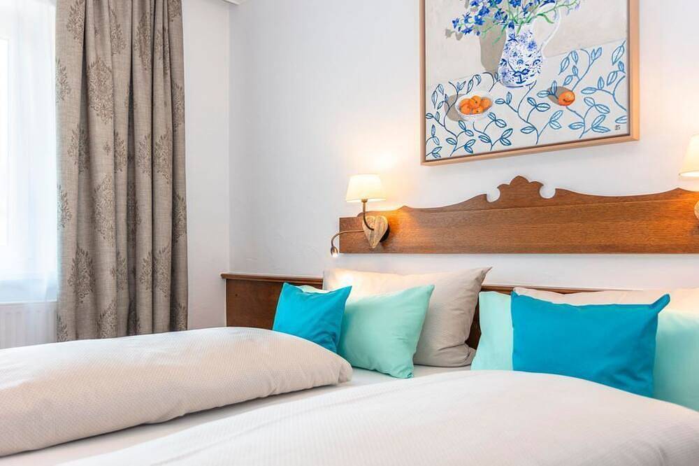 Single room with shower, Wc - Pinzgauer Hof, Hotel-Pension in Maria Alm am Steinernen Meer, Maria Alm