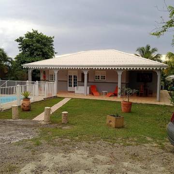 Cottage pour 7 personnes, avec jardin ainsi que vue et piscine dans Anse Corps de Garde