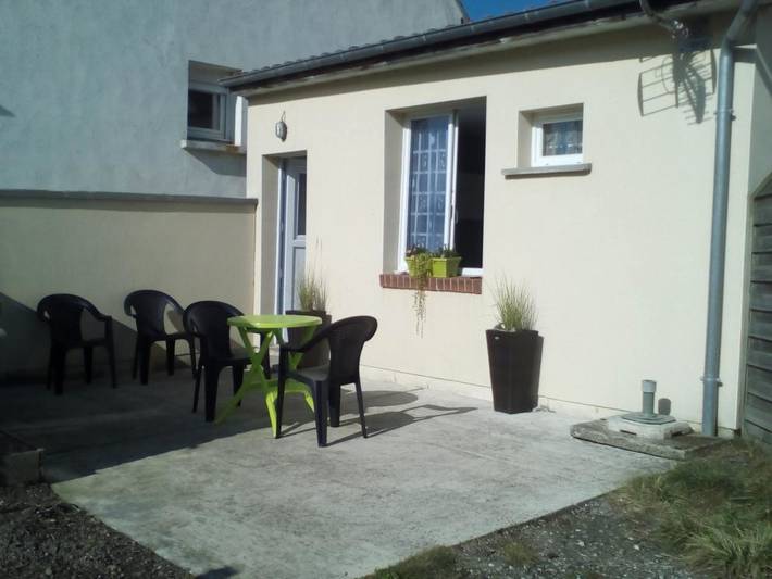 Location de vacances pour 2 personnes, avec vue et jardin à Ponthoile - 2