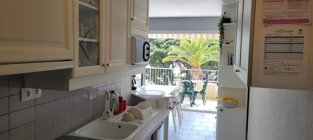Gîte pour 4 personnes, avec balcon dans Plage Du Lavandou Le Lavandou - 2