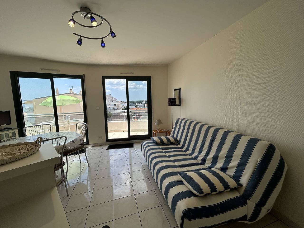 Appartement entier, Appartement 2 pièces avec balcon, vue mer latérale in Saint-Jean-de-Monts, Vendée