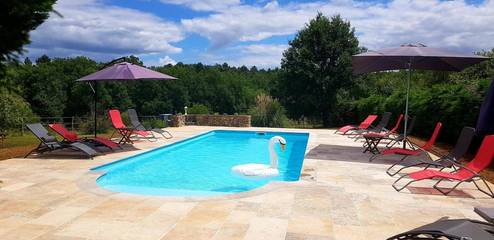 Gîte pour 8 personnes, avec jardin ainsi que piscine et vue à Fossemagne