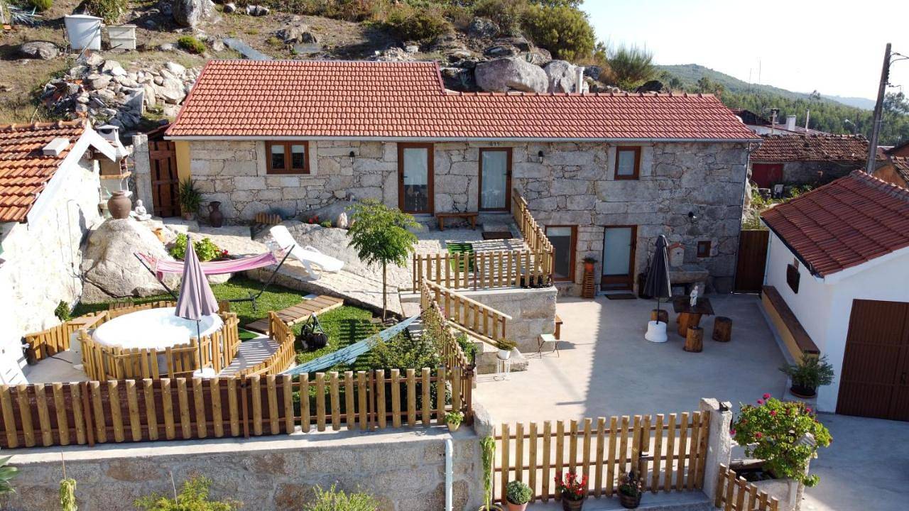 Two-Bedroom House in Oliveira de Frades, Distrito de Viseu