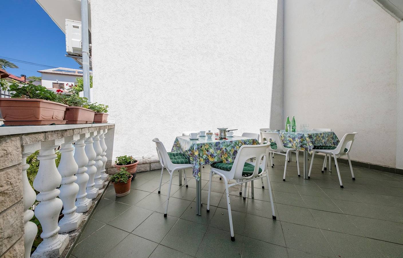 Rooms Dragica / Blue Room with Balcony in Palit, Rab