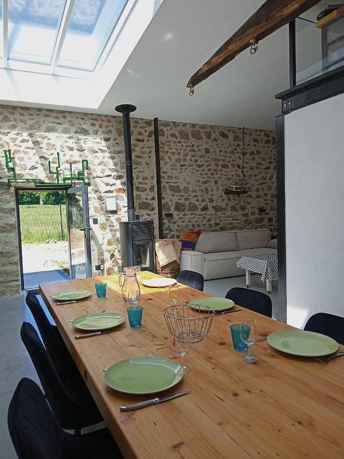 Location de vacances pour 8 personnes, avec Terrasse ainsi que Jardin et Sauna à Saint-Sulpice-le-Guérétois