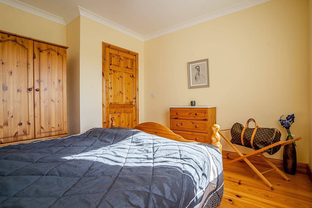 Brownstown Lodge - Fishing Lodge & Country House m. Seeblick u. Alleinlage, Wifi in Castlebar, County Mayo