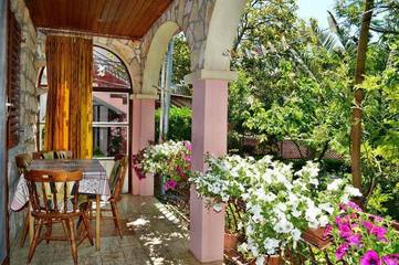 Apartment for 4 People in Starigrad, Velebit Nature Park, Photo 1