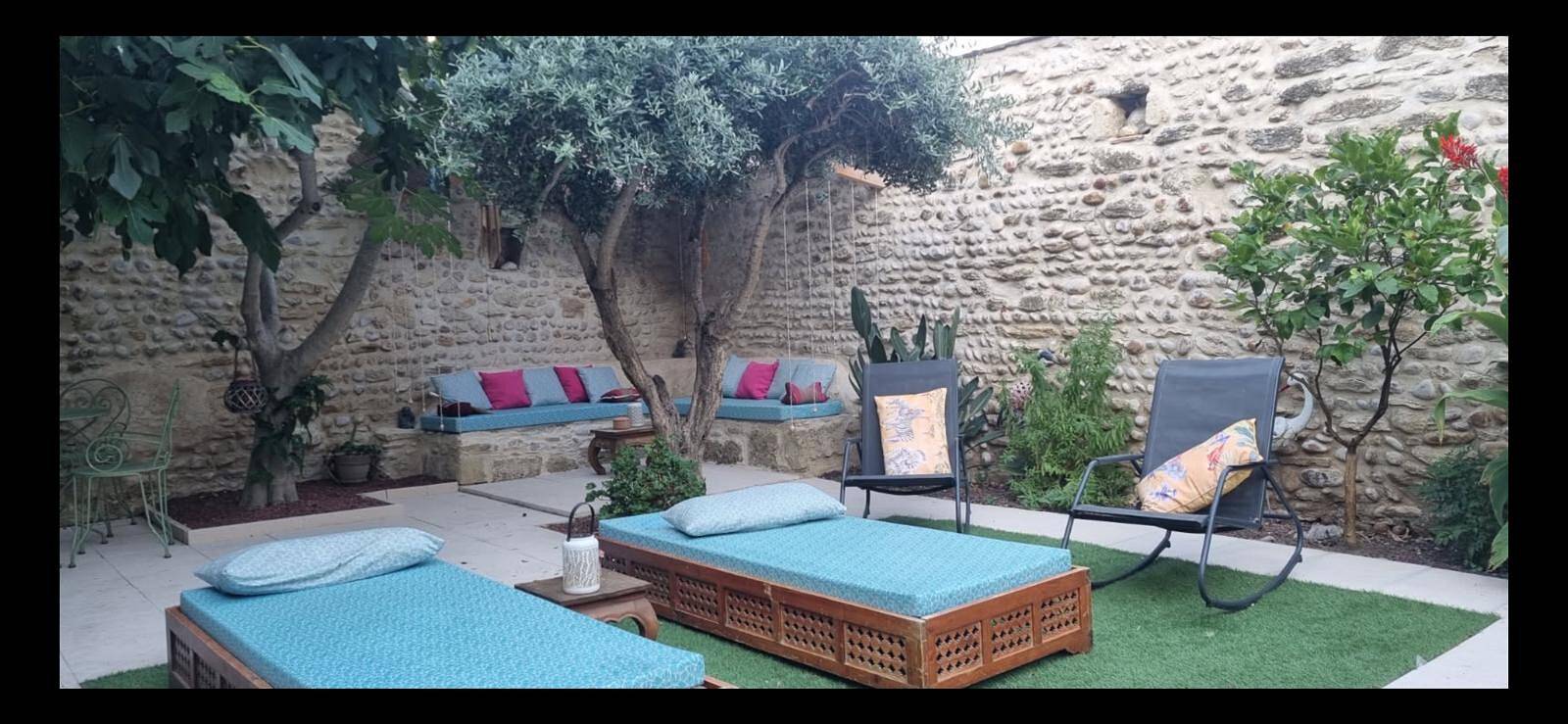 Bed and Breakfast 'Les Pélerins' con piscina, terraza compartida y Wi-Fi in Vauvert, Region de Nimes