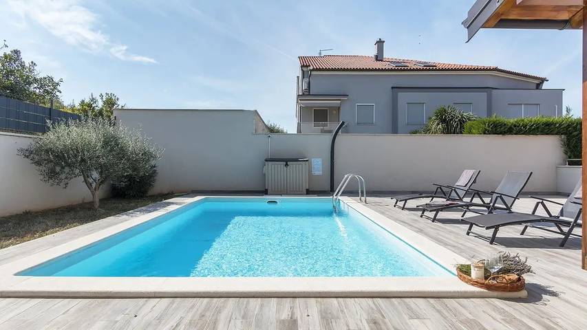 Ferienwohnung für 7 Personen, mit Pool und Garten - 1