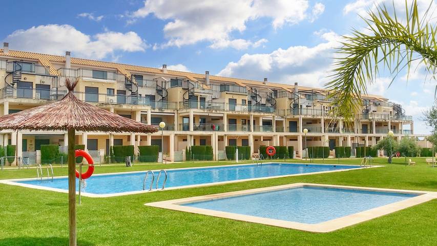 Appartement de vacances pour 4 personnes, avec piscine et balcon