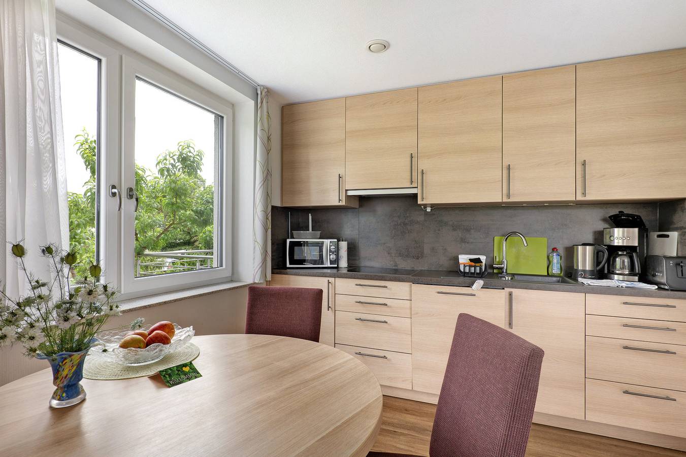 Ganze Wohnung, Ferienwohnung 'Riesling' mit Küchenzeile, Balkon und Wi-Fi in Vaihingen an der Enz, Kraichgau