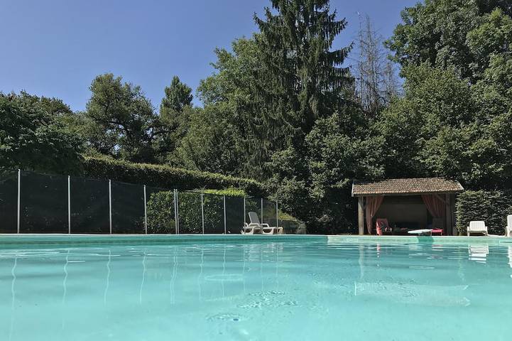 Location de vacances pour 7 personnes, avec piscine et jardin à Saint-Martial-d'Albarède - 4