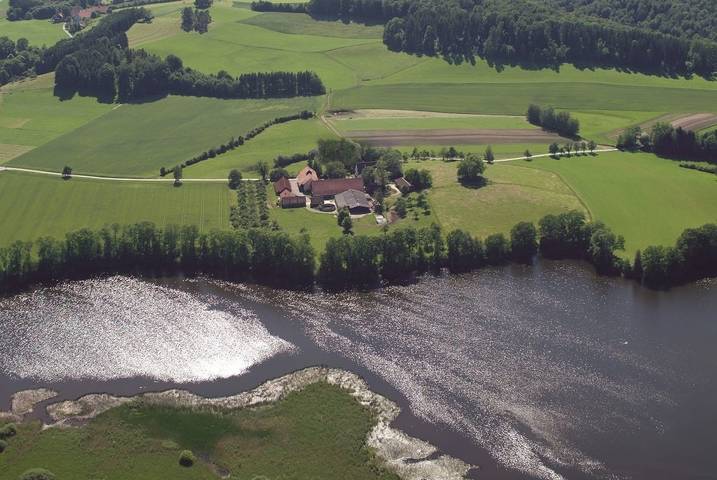 Ferienwohnung für 2 Personen, mit Terrasse und Ausblick in Schlier