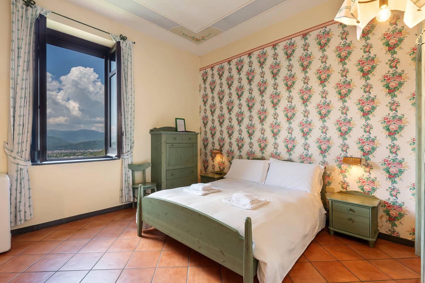 Agriturismo 'Quadruple Room With View of Vesuvius' with Mountain View, Shared Pool and Wi-Fi in Fisciano, Salerno Province