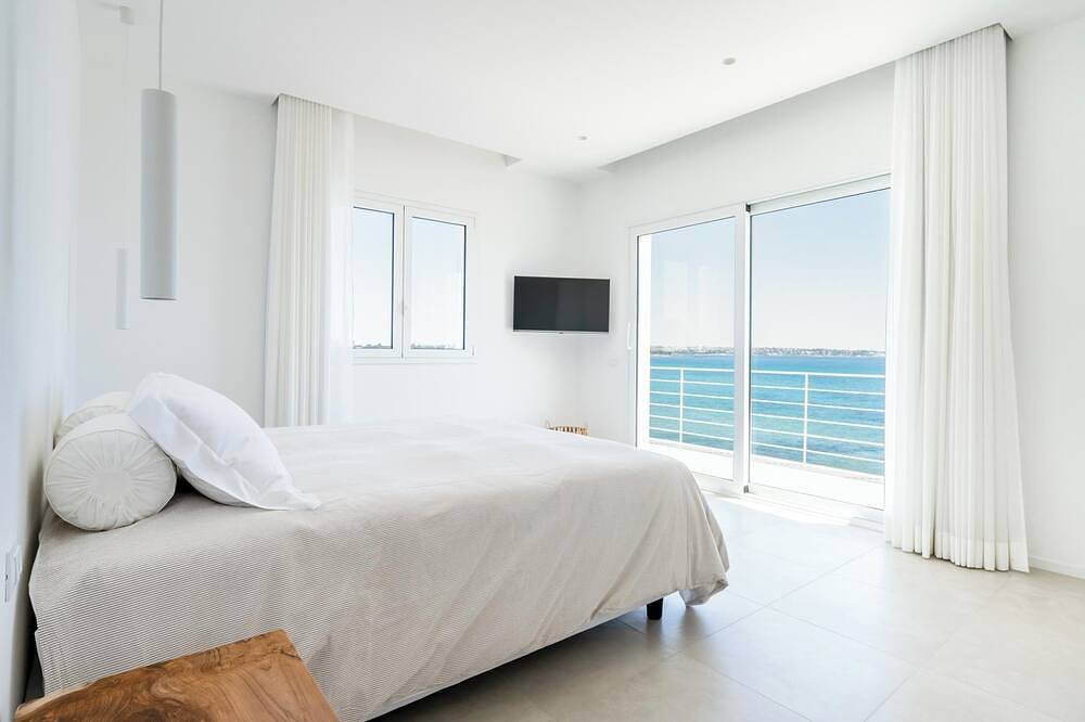 Villa di lusso fronte mare con infinity pool – Arenella, Siracusa in Siracusa, Siracusa e dintorni