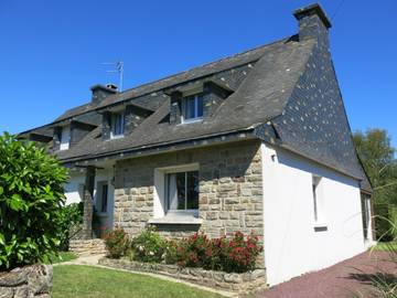 Gîte pour 7 personnes, avec jardin et terrasse dans Plage Kerfontaine