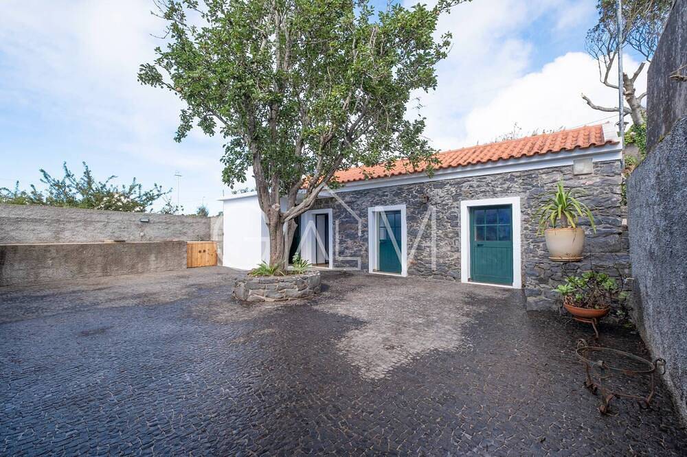 Casa do Maurício by Galmi in Ponta do Pargo, Madeira