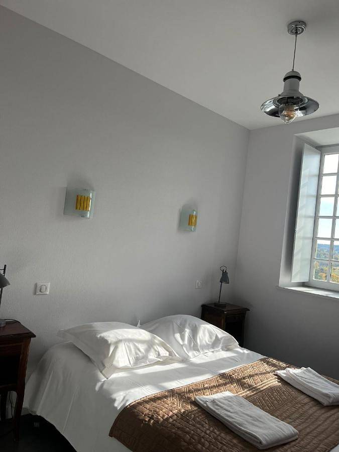 Hôtel pour 2 personnes, avec terrasse ainsi que jardin et vue à Saint-Flour - 3