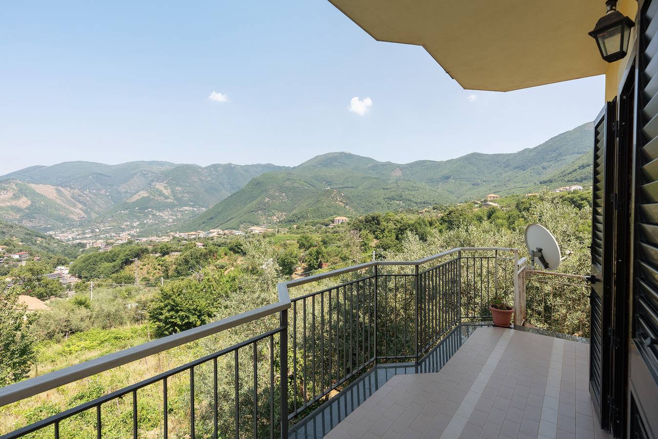 Habitación 'Tripla Con Vista Montagna' con vistas a la montaña, jardín compartido y Wi-Fi in Pimonte, Montes Lattari