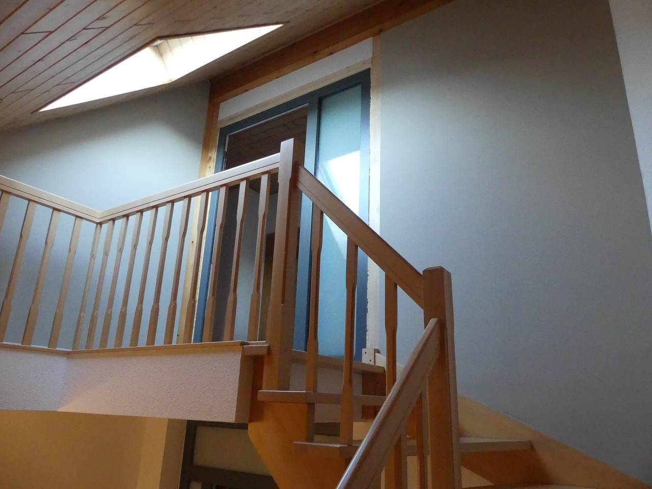 Ganze Ferienwohnung, 2-Bett-Ferienwohnung Dachgeschoss, Balkon in Dreis-Brück, Vulkaneifel