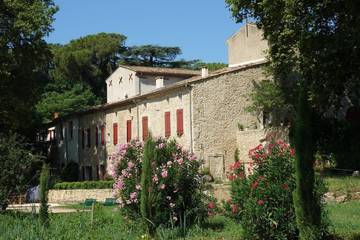 Gîte pour 6 personnes, avec piscine ainsi que terrasse et jardin à Lagamas