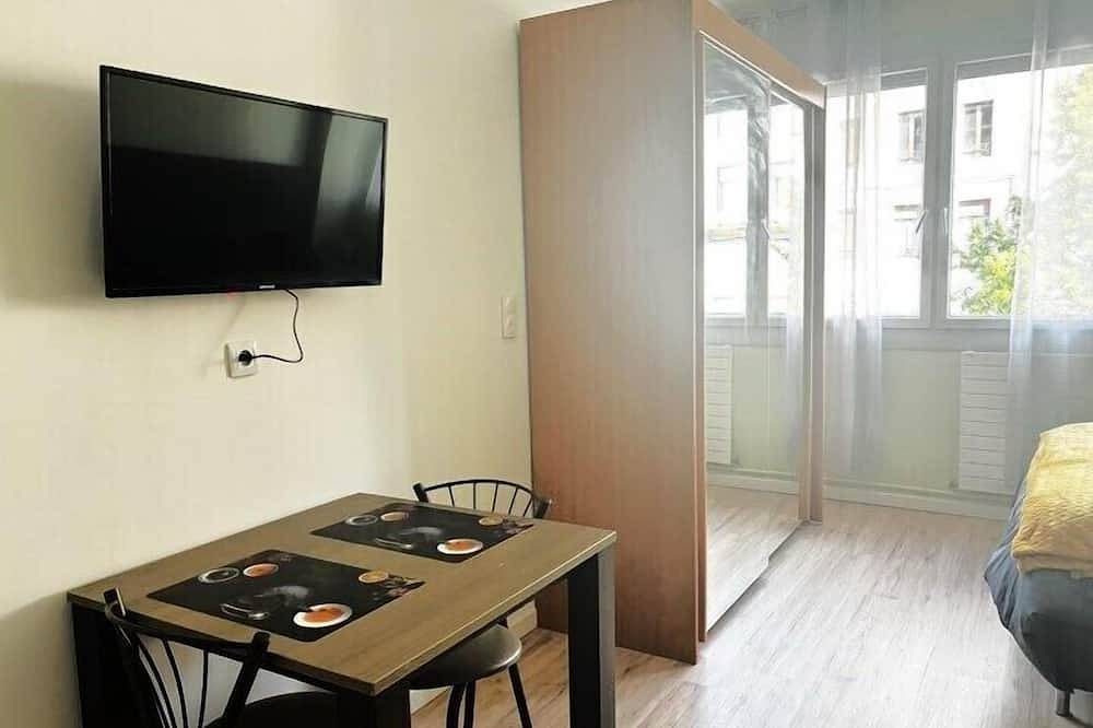 Entire apartment, Studio-Private Bathroom-Comfort in Saint-Claude (Jura), Parc naturel régional du Haut-Jura