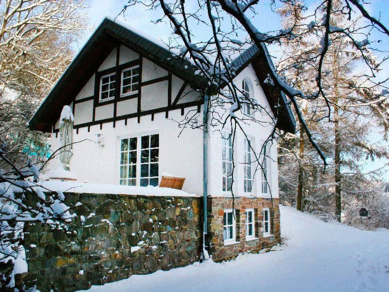 Fachwerkhaus mit Garten, Grill und Terrasse in Blankenheim, Naturpark Hohes Venn-Eifel