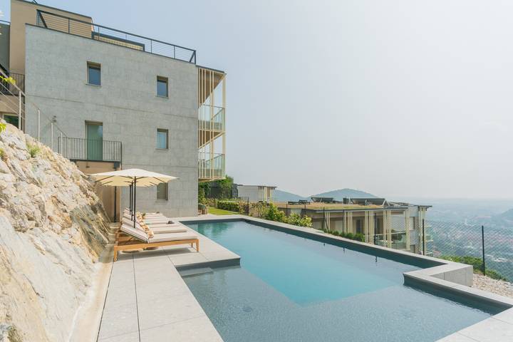 Villa für 4 Personen, mit Seeblick und Balkon sowie Ausblick in Como