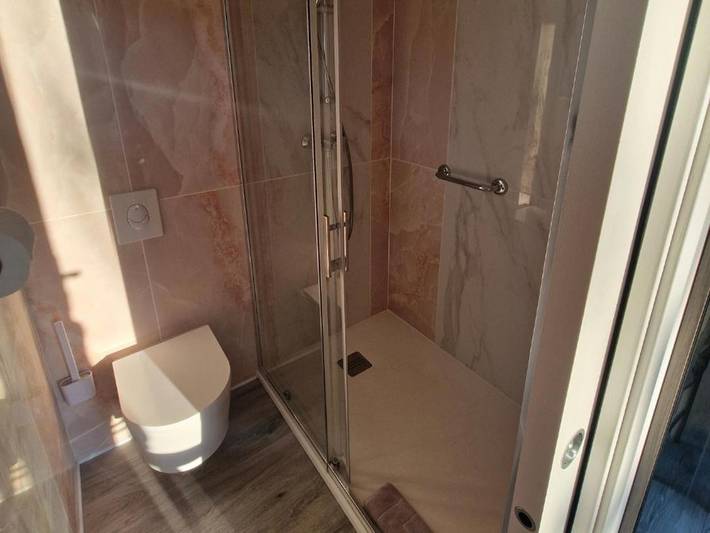 Location de vacances pour 2 personnes, avec piscine ainsi que jardin et vue, animaux acceptés à Six-Fours-les-Plages - 3