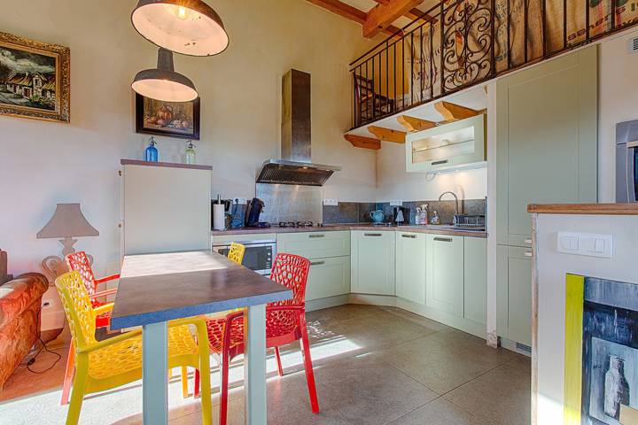 Casa de vacaciones 'Petit Gte De La Renaissante' con terraza privada, Wi-Fi y aire acondicionado in Peyrins, Región de Valence